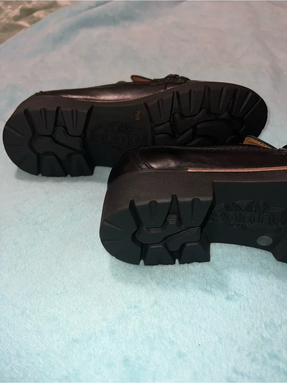 Earth Black Leather Men's Chain-Detail Slip-On Loafers